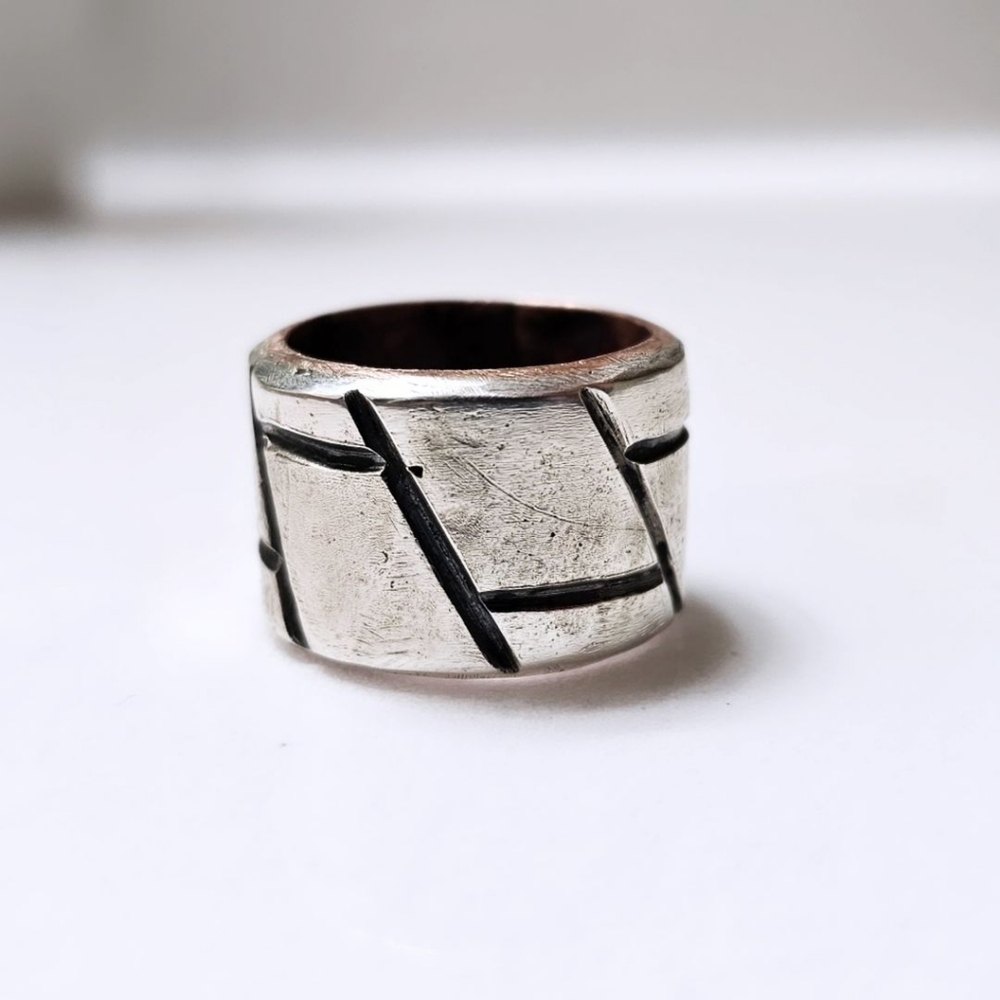 Silver ring - Picture 4 of 7